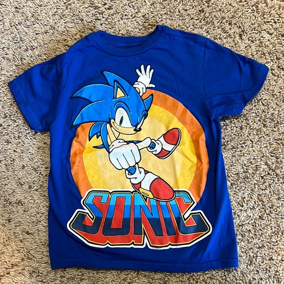 BNWOT boy’s XS Sonic the Hedgehog graphic tee in beautiful royal blue color! - Picture 1 of 5
